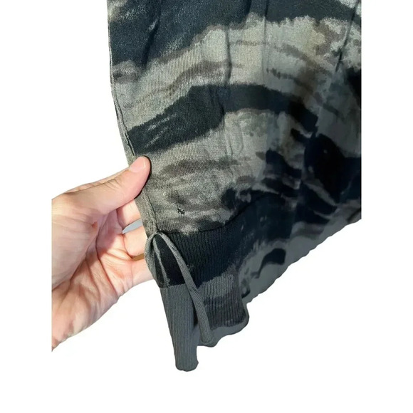 Enza Costa Camo Long Sleeve Sweater size medium - Picture 6 of 6